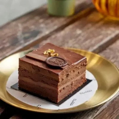עוגת פאדג׳ טאוור שוקולד אישית